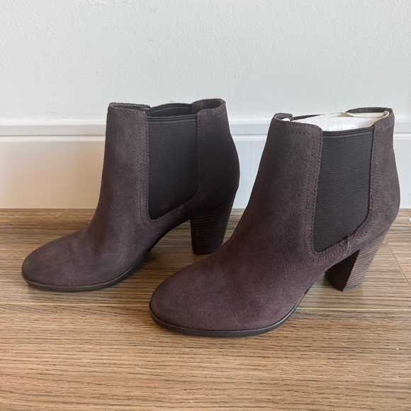 NWOB Cole Haan Hayes Gore Suede Bootie - Dark Brown - Size 7.5 - Picture 2 of 11